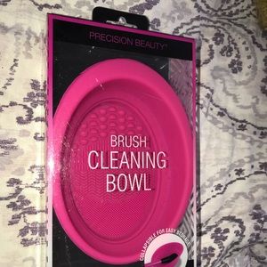 Brush cleaning bowl